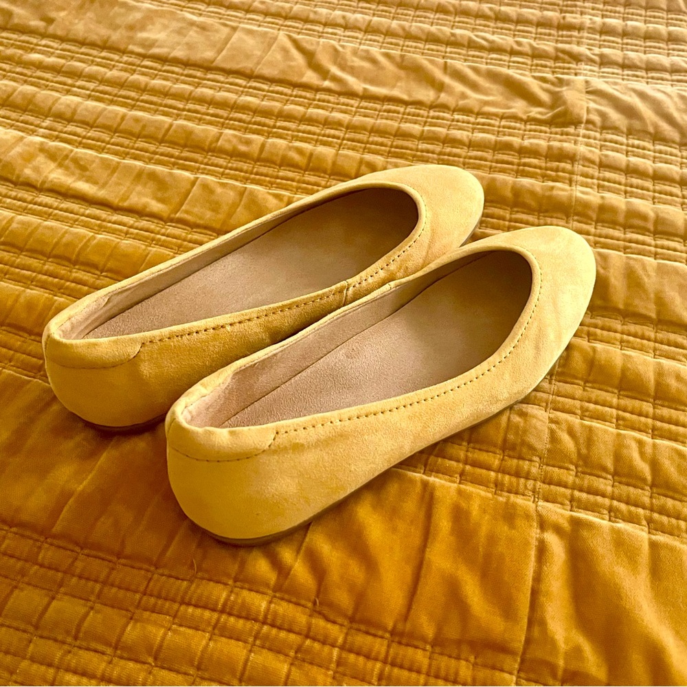 Cute, Yellow Flats! (Women's Naturalizer, “Vivienne Flat”)